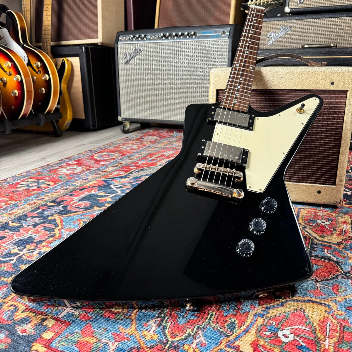 ギター Epiphone Explorer Gothic 1958 Epiphone Goth '58 Explorer - Pitch Black | Sweetwater