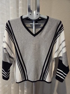 Tahari Pullover Damen Gr. Small Viskose Nylonmischung grau/schwarz/weiß langarm - Bild 1 von 7