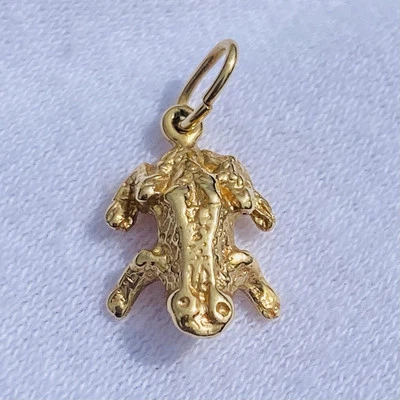 Dije o colgante de rana de oro amarillo de 14K para collar o para pulsera 1,38 g Foto 1 de 4
