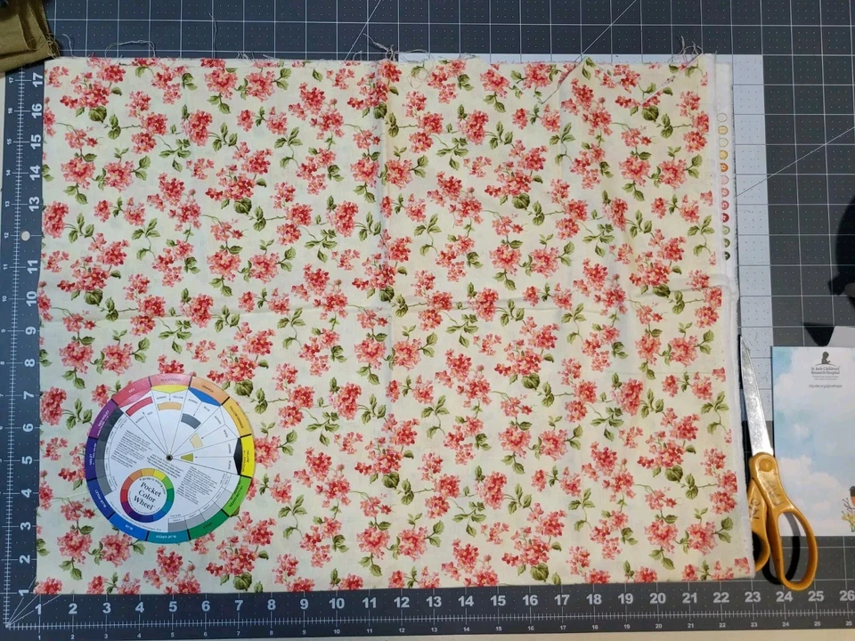 Tela de algodón rosa floral sobre amarillo claro "Forever Love" de Bernatex 31 pulgadas Foto 1 de 1