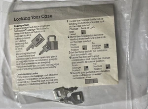 Lot de 2 clés bagages vintage Samsonite 1989 scellé instructions dans notre emballage d'origine pas de bagages - Photo 1/5
