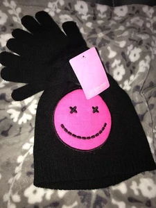 NWT Girls Kids Black Beanie Knit Hat & Mittens 2 Pc Set Pink Emoji Smiley Face - Picture 1 of 8