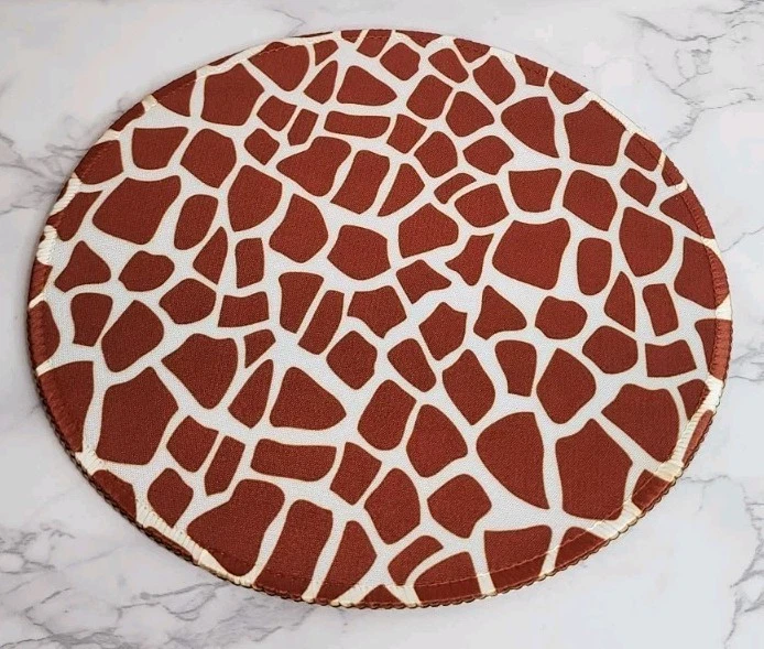 BROWN GIRAFFE ANIMAL PRINT circle PC MOUSE PAD 7.8" DESK MAT OFFICE GIFT  - Image 1 of 1