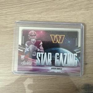 2024 Panini Absolute - Jayden Daniels #SG-JDS Star Gazing RC Rookie Commanders - Bild 1 von 2