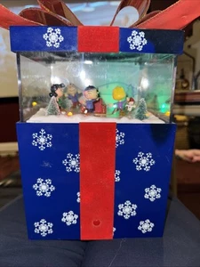 Charlie BGemmy MAGIC MUSIC BOX Christmas Gift Musical Animated Peanuts Rare Htf - Picture 1 of 2