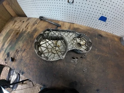 Cubierta de embrague del motor OEM 2004 02-09 Honda VTX1300 VTX1300C Foto 1 de 4