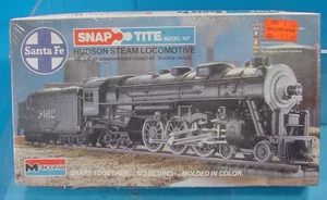 1/87 HO MONOGRAM ATSF SANTA FE HUDSON DAMPFLOK BAUSATZ 1107 VERSIEGELTE BOX - Bild 1 von 3