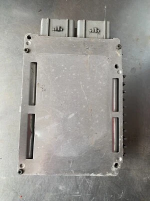P04606801AA ECM ECU компьютер 2002 Dodge Stratus или Sebring - Изображение 1 из 3