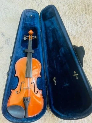 Carlo Rebelli violin 4/4 used with case and new Bow  - Image 1 of 4