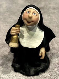 1999 Sister Folk Figurine Nun w/Bell Maureen Carlson Abby Press - Picture 1 of 4
