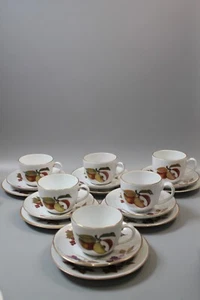 Set of 6 Classic Royal Worcester Evesham Gold Trios-Cups, Saucers, Side Plates - Picture 1 of 16