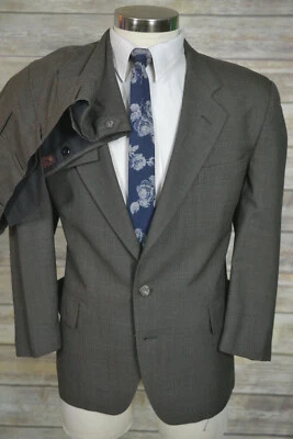 Jos A Bank Mens Brown Wool Check Classic 2 Piece Suit 42S Jacket 40/26 Pant - Image 1 of 4