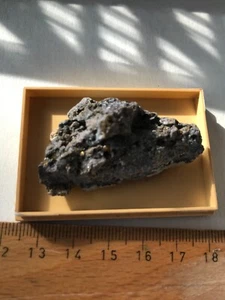 MM Bellerberg Eifel Deutschland, Hornblende Sanidin Hämatit u.a. mit Dose (Do14) - Bild 1 von 13