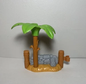 Fisher Price Little People PALM TREE WALL BETHLEHEM INN Nativity Christmas - Picture 1 of 3