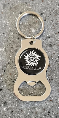 Serie de TV Sobrenatural JOIN THE HUNT Logo Metal Llavero Abridor de Botellas Foto 1 de 4