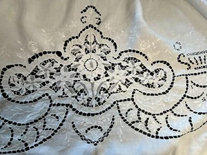 Vintage XL Twin Linen Sheet Cutwork Embroidery Lace 70 x 102 EVC - Picture 1 of 17