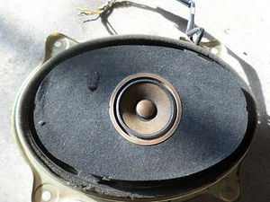 Lautsprecher   Lexus IS 200 114kw Bj.02 - Bild 1 von 2