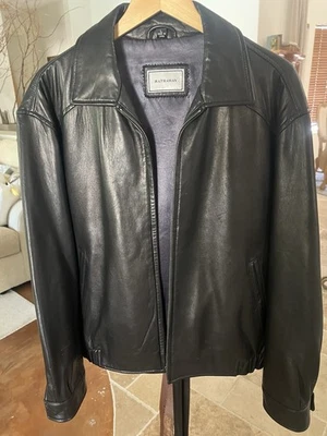 Chaqueta de bombardero de cuero negra de manga larga con cremallera completa para hombre talla grande Foto 1 de 4