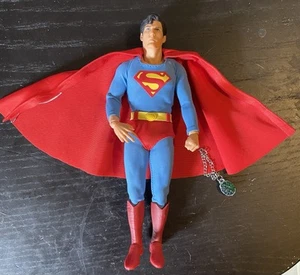 Figura suelta Mezco One:12 Superman 1978 edición Christopher Reeve - Imagen 1 de 3