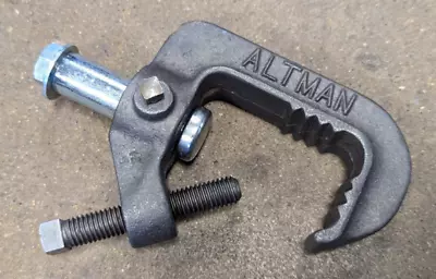 Altman  Steel C-Clamp Stage/Studio Lighting Pipe Clamp for 2 2/2 inch Pipe - Image 1 of 4