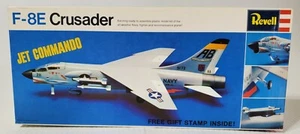Revell F-8E Crusader Jet Commander Modellflugzeug 1:72 1967 - Bild 1 von 5