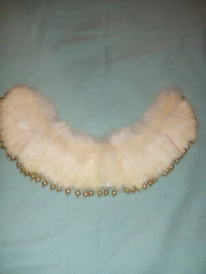 Cuello de piel de conejo vintage para dama con ribete de perlas sintéticas Foto 1 de 4