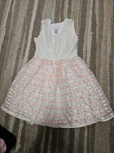 Girls Sz 4 Shimmery Dress With Tulle Cute!! - Picture 1 of 6
