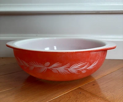 Vintage Pyrex Flamingo Pink Pine Cone Wheat 2Qt Casserole Bowl Holiday - Image 1 of 4