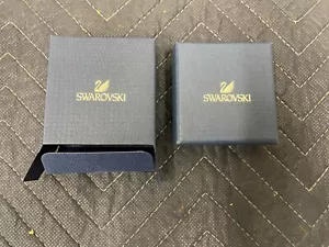 Swarovski Caja de joyería de regalo vacía azul 2 3/8" x 2 1/2" x 15/16" NUEVO - Imagen 1 de 11