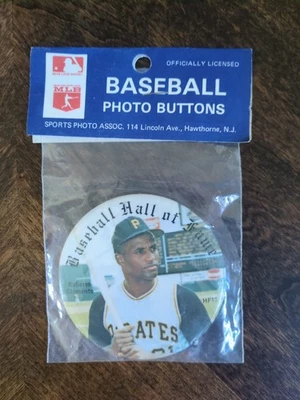 ROBERTO CLEMENTE Hall Of Fame 3” Button-1978 Pirates-HF15-Vintage HOF - Image 1 of 4