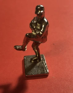 Figura de peltre de lanzador de béisbol 1 5/8"" USAopoly MLBP #1 - Imagen 1 de 1