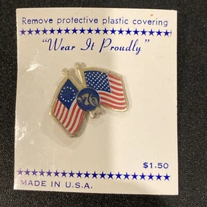 Spirit Of 76 Bicentennial American Flag 13-Star & 50-Star Flags Lapel Pin USA - Picture 1 of 3