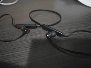 Beats by Dr. Dre Flex Wireless In-Ear Headphones - Beats Black - Picture 1 of 2