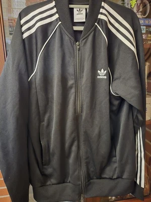 Jaqueta de atletismo Adidas masculina grande zíper completo atlética 3 listras preto e branco golfe - Imagem 1 de 4