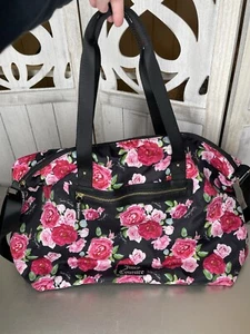 Juicy Couture Women’s Bright Pink Floral Roses Print Duffle Weekender Bag - Picture 1 of 6