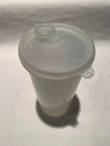 Vtg Tupperware Handolie / Juice Container 261-10 W/ Lid 563-3; 48oz - Picture 1 of 3