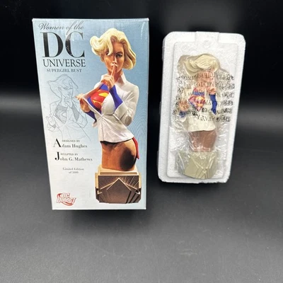 Busto de Supergirl Women of the DC Universe DC Direct - Adam Hughes 2670/5000 Foto 1 de 4