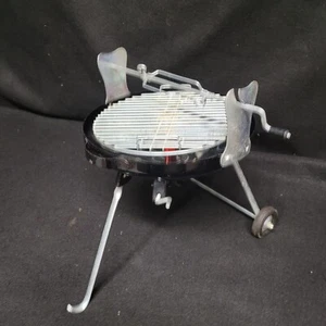 VINTAGE TOY BARBECUE with ROTISSERIE SET GRILL TIN TOY - Picture 1 of 10