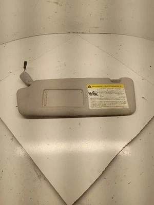 Солнцезащитный козырек для водителя седана без подсветки подходит для 02–08 AUDI A4 1109315 - Изображение 1 из 4