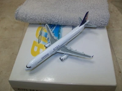 Skyclub Dragon Wings Air Macau A320/A321 TwinPack 1/400 - Image 1 of 4