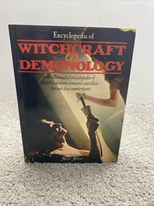 Encyclopedia Of Witchcraft & Demonology. Intro Hans Holzer. Hardback 1974 - Foto 1 di 9