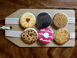 Biscuits Oreo Jammy Dodger Digestive Cookie - Button Pin Badge Set - Cute Gift - Picture 1 of 3