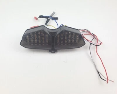 YAMAHA YZF R6 2003-2009 LUZ TRASERA (INTEGRADA) 5SL-84710-10-00 Foto 1 de 4