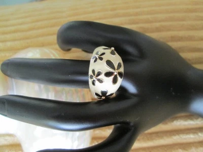 Anillo Davinci Crema y Negro Esmalte Flor Margarita Plateado Cúpula BOHO Talla 10 Foto 1 de 4