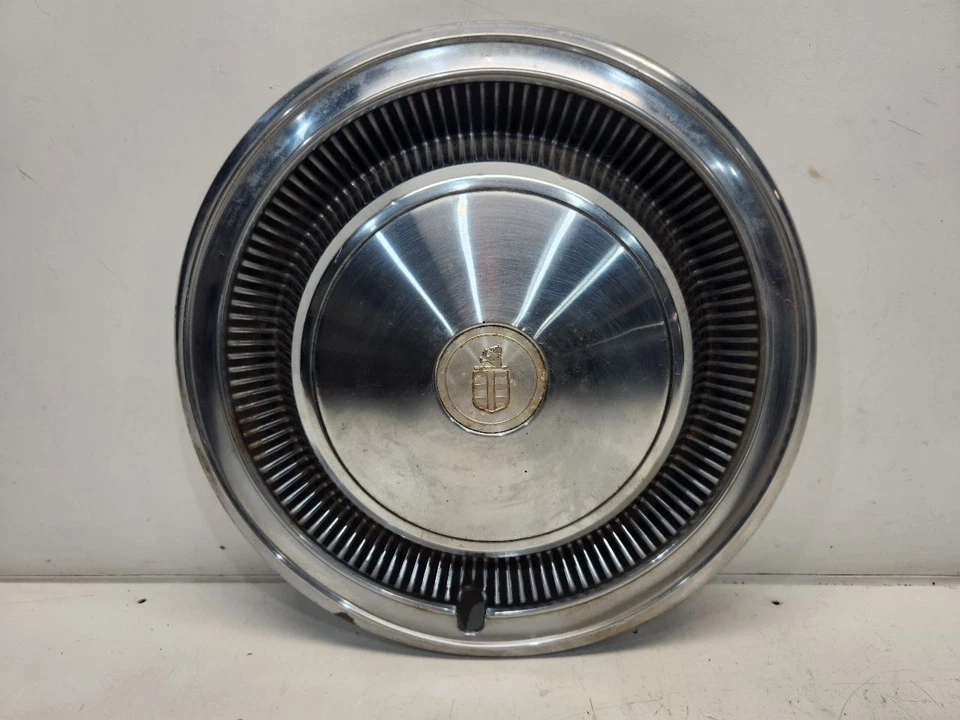 Cubierta de rueda Dodge Pickup 100 1977-78 - 15"/aluminio/ranura 40 *rasguños* Foto 1 de 4