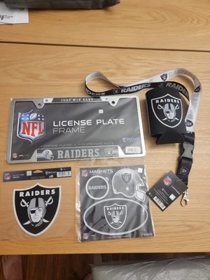 Marco de matrícula automático cromado con licencia oficial Oakland Raiders Football NFL Foto 1 de 2