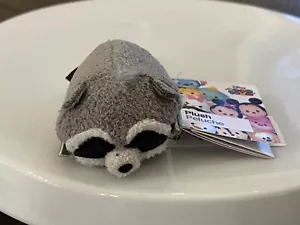Tienda Disney Pocahontas MEEKO Mapache TSUM TSUM RARO Nuevo Con Etiquetas Difícil de Encontrar - Imagen 1 de 2