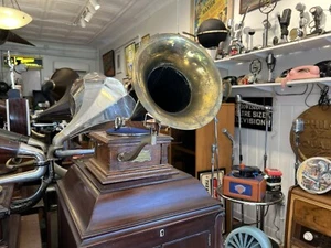 ANTIQUE VICTOR TALKING MACHINE TYPE E PHONOGRAPH FRONT MOUNT 7" TURNTABLE - Picture 1 of 15