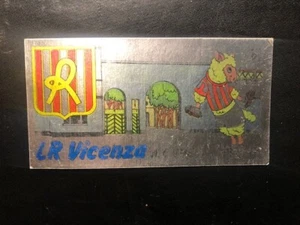 FIGURINA CALCIATORI PANINI 74/75 SCUDETTO LR. VICENZA n 223 NUOVA CON VELINA - Bild 1 von 2