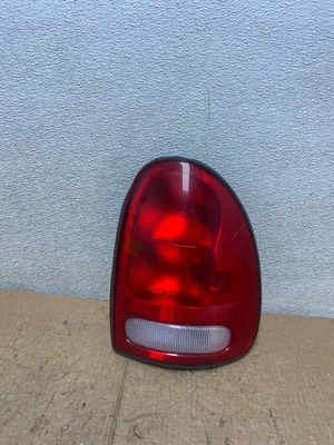 1998 a 2003 Dodge Durango lanterna traseira direita passageiro lado direito fabricante de equipamento original V4410 DW - Imagem 1 de 4